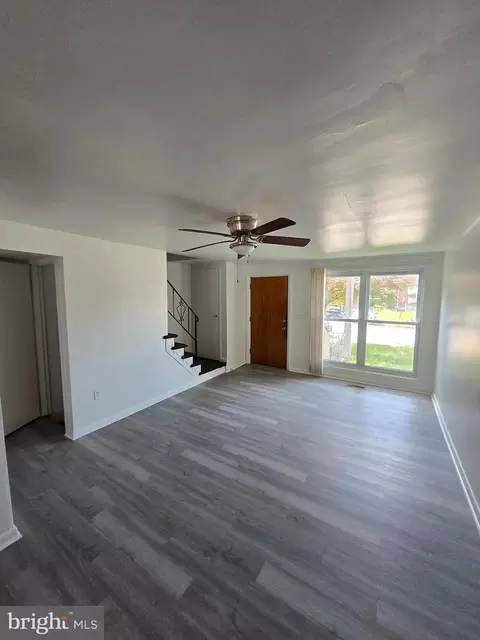 Living - 5643 Kavon Ave, Baltimore, MD 21206 photo 2 of 3