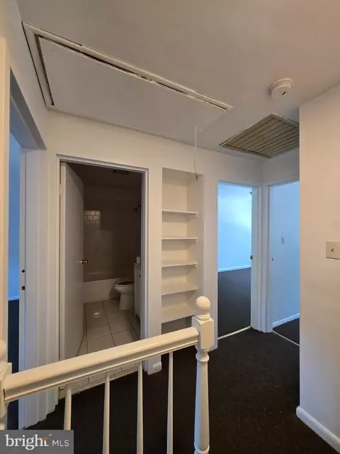 Entry Way - 5643 Kavon Ave, Baltimore, MD 21206 photo 1 of 4