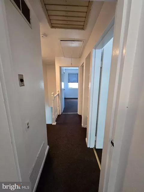 Entry Way - 5643 Kavon Ave, Baltimore, MD 21206 photo 2 of 4