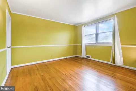 Bedroom - 1903 Heathfield Rd, Baltimore, MD 21239 photo 3 of 6