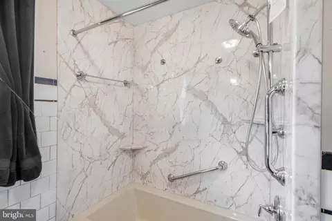 Bath - 1903 Heathfield Rd, Baltimore, MD 21239 photo 2 of 3