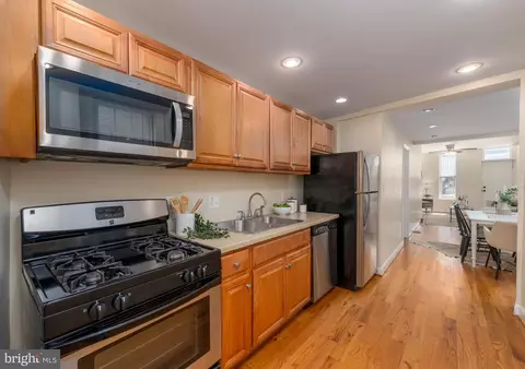 Entry Way - 1926 Light St, Baltimore, MD 21230 photo 2 of 3