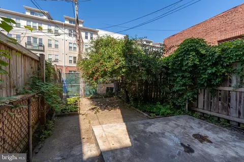 Exterior - 1926 Light St, Baltimore, MD 21230 photo 3 of 4