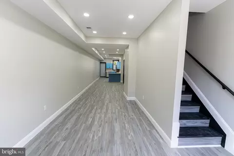 Entry Way - 1306 E Lafayette Ave, Baltimore, MD 21213 photo 7 of 15