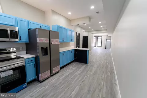 Entry Way - 1306 E Lafayette Ave, Baltimore, MD 21213 photo 3 of 15
