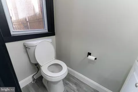 Entry Way - 1306 E Lafayette Ave, Baltimore, MD 21213 photo 5 of 15