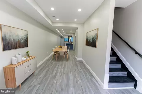 Entry Way - 1306 E Lafayette Ave, Baltimore, MD 21213 photo 6 of 15