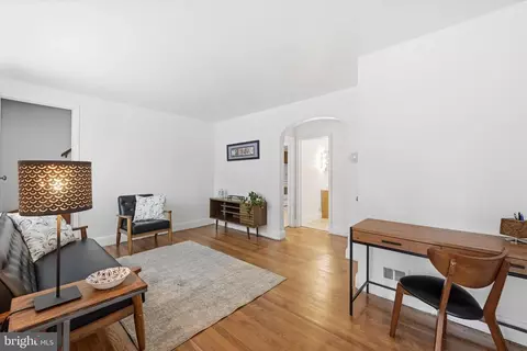 Entry Way - 5409 Catalpha Rd, Baltimore, MD 21214 photo 1 of 2