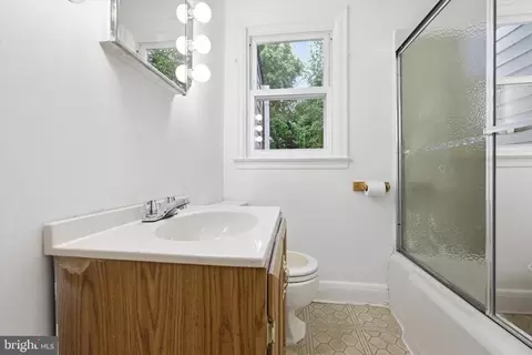Bath - 5409 Catalpha Rd, Baltimore, MD 21214 photo 1 of 1