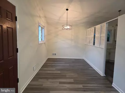 Entry Way - 5912 Winner Ave, Baltimore, MD 21215 photo 1 of 2