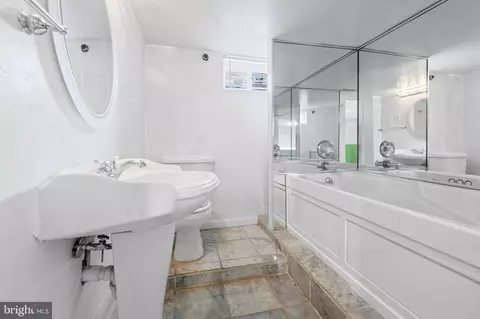 Bath - 3920 Rosecrest Ave, Baltimore, MD 21215 photo 2 of 3