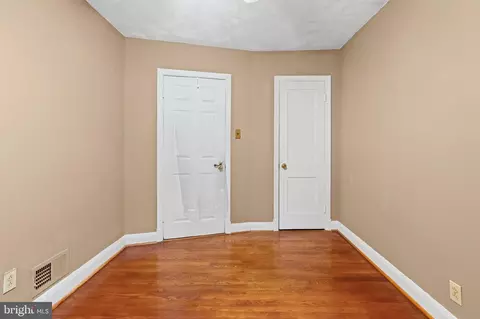 Bedroom - 3920 Rosecrest Ave, Baltimore, MD 21215 photo 5 of 5