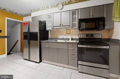 Entry Way - 3920 Rosecrest Ave, Baltimore, MD 21215 photo 1 of 1