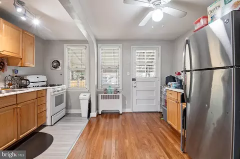Entry Way - 3644 Benson Ave, Halethorpe, MD 21227 photo 3 of 7