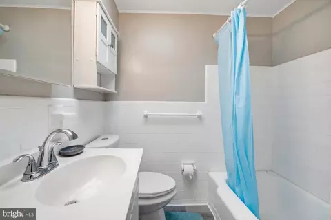 Bath - 3644 Benson Ave, Halethorpe, MD 21227 photo 1 of 1