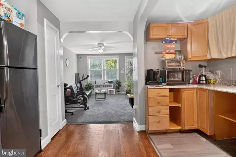 Entry Way - 3644 Benson Ave, Halethorpe, MD 21227 photo 6 of 7