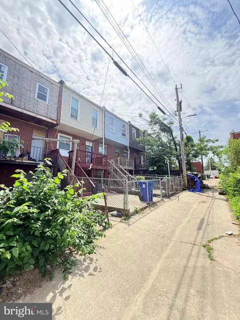 Exterior - 2708 E Oliver St, Baltimore, MD 21213 photo 2 of 3