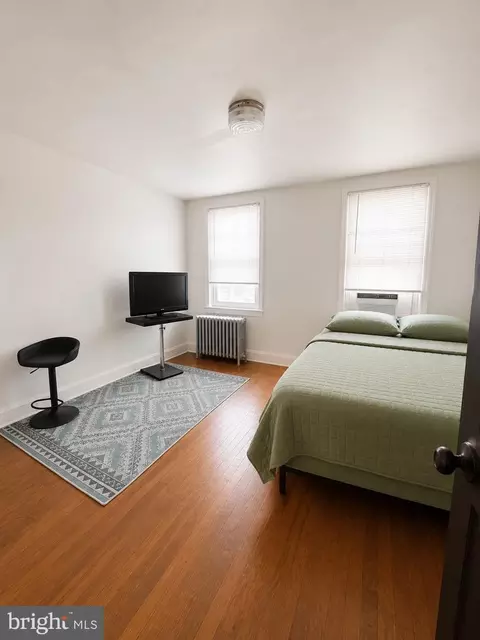Bedroom - 2708 E Oliver St, Baltimore, MD 21213 photo 2 of 2
