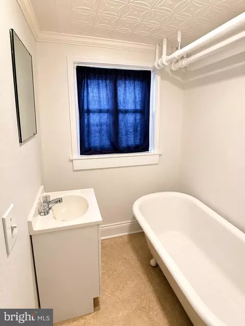 Bath - 2708 E Oliver St, Baltimore, MD 21213 photo 2 of 2