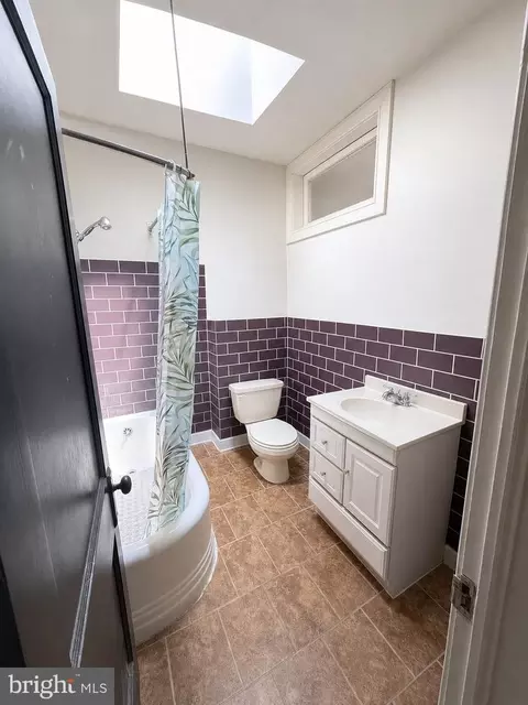 Bath - 2708 E Oliver St, Baltimore, MD 21213 photo 1 of 2