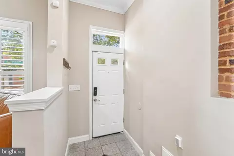 Entry Way - 2506 E Fairmount Ave, Baltimore, MD 21224 photo 3 of 6