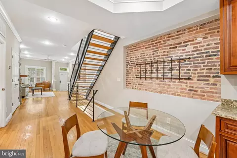 Entry Way - 2506 E Fairmount Ave, Baltimore, MD 21224 photo 2 of 6