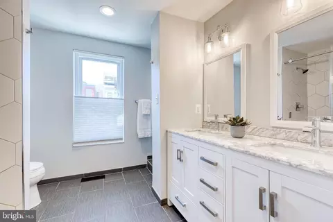 Bath - 1725 Byrd St, Baltimore, MD 21230 photo 1 of 4