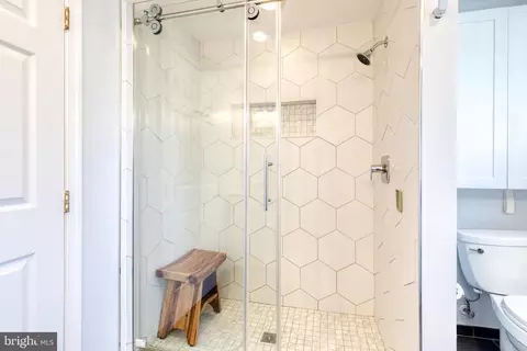 Bath - 1725 Byrd St, Baltimore, MD 21230 photo 2 of 4