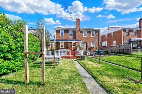 Exterior - 2105 Cloville Ave, Baltimore, MD 21214 photo 3 of 5