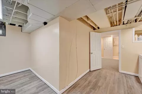Entry Way - 2105 Cloville Ave, Baltimore, MD 21214 photo 5 of 5