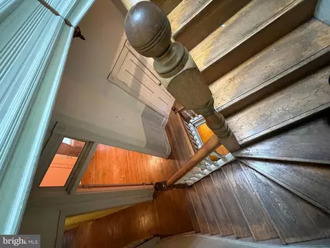 Entry Way - 1908 Madison Ave, Baltimore, MD 21217 photo 6 of 9
