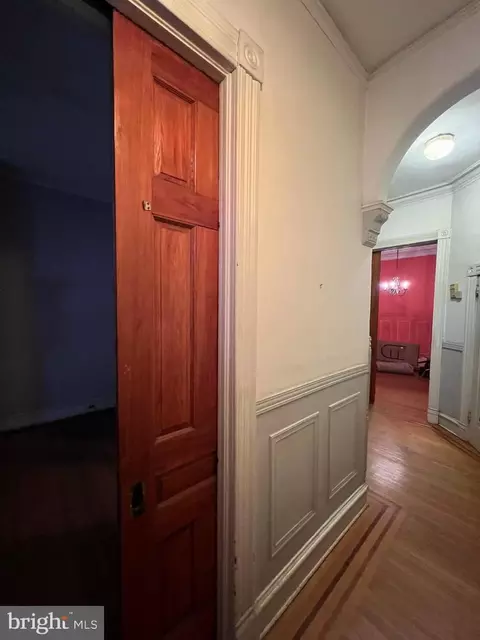 Entry Way - 1908 Madison Ave, Baltimore, MD 21217 photo 2 of 9
