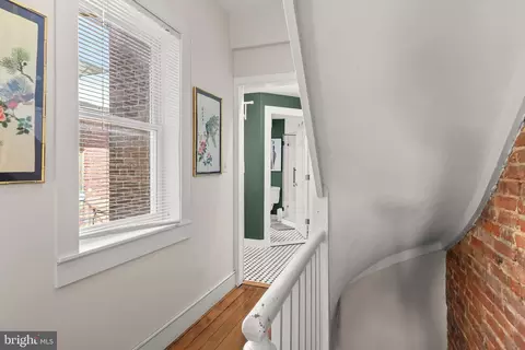 Entry Way - 30 E Henrietta St, Baltimore, MD 21230 photo 4 of 4