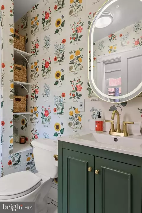Bath - 30 E Henrietta St, Baltimore, MD 21230 photo 2 of 7