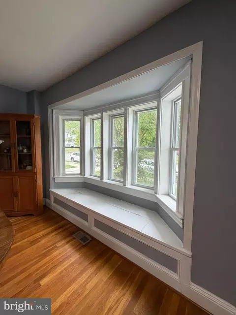 Entry Way - 3901 W Cold Spring Ln W, Baltimore, MD 21215 photo 5 of 5