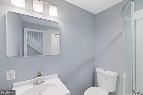 Bath - 3901 W Cold Spring Ln W, Baltimore, MD 21215 photo 1 of 1