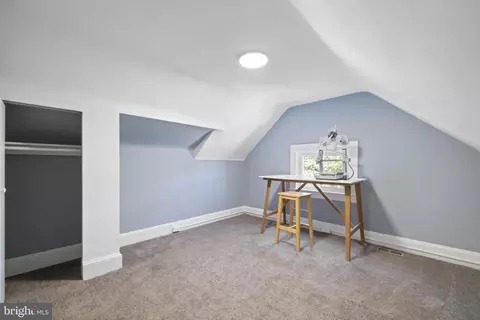 Entry Way - 3901 W Cold Spring Ln W, Baltimore, MD 21215 photo 4 of 5