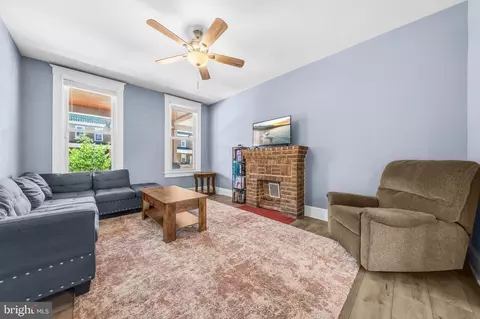 Living - 3104 Lawnview Ave, Baltimore, MD 21213 photo 2 of 3