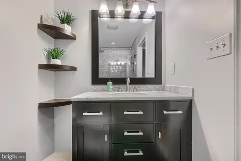 Bath - 624 Jasper St, Baltimore, MD 21201 photo 3 of 3