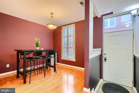 Entry Way - 624 Jasper St, Baltimore, MD 21201 photo 3 of 5