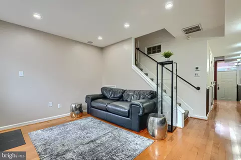 Entry Way - 624 Jasper St, Baltimore, MD 21201 photo 5 of 5