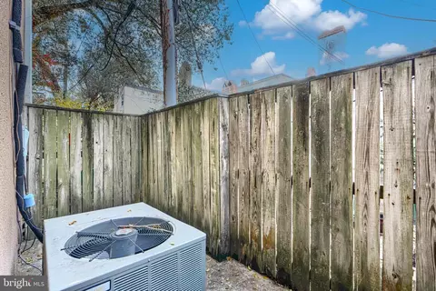 Exterior - 624 Jasper St, Baltimore, MD 21201 photo 3 of 3