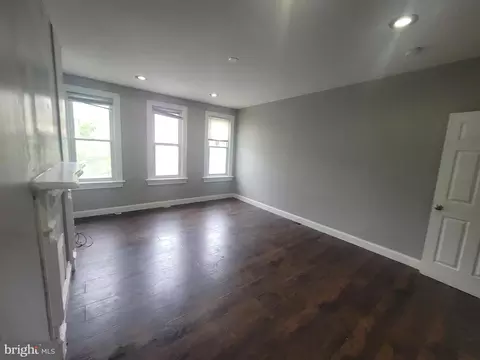 Living - 1018 Brantley Ave, Baltimore, MD 21217 photo 5 of 8