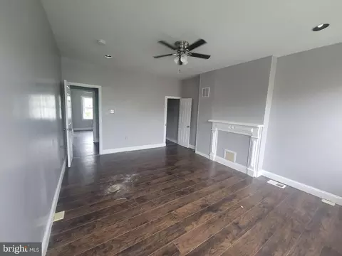 Living - 1018 Brantley Ave, Baltimore, MD 21217 photo 8 of 8