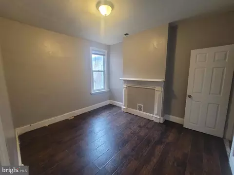 Living - 1018 Brantley Ave, Baltimore, MD 21217 photo 6 of 8
