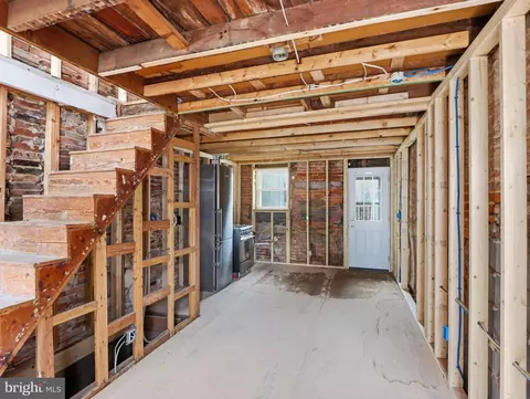 Entry Way - 642 Melvin Dr, Baltimore, MD 21230 photo 1 of 6