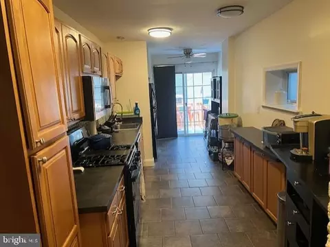 Entry Way - 802 E Fort Ave, Baltimore, MD 21230 photo 1 of 3