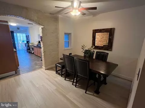 Dining - 802 E Fort Ave, Baltimore, MD 21230 photo 2 of 3