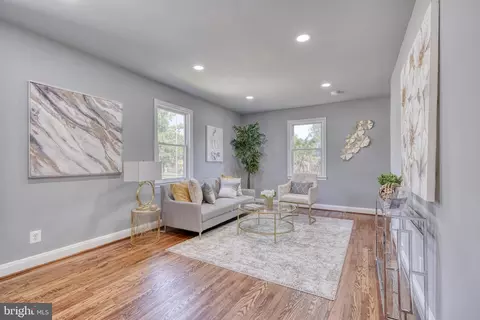 Living - 4906 Grindon Ave, Baltimore, MD 21214 photo 1 of 2