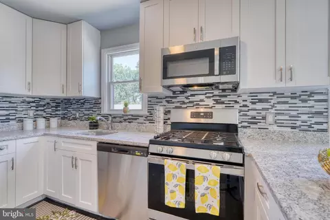Kitchen - 4906 Grindon Ave, Baltimore, MD 21214 photo 1 of 4